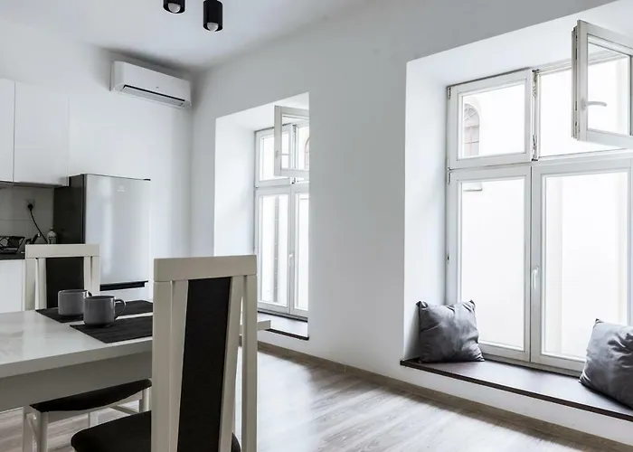 Tomasza 20 Apartment 140M2